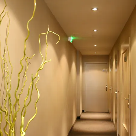 Hotel Western L'atelier 117 3*